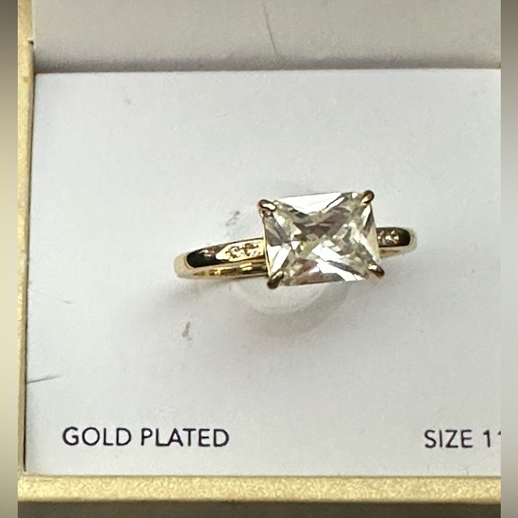 Charter Club Gold-Tone Pavé & Emerald-Cut Crystal Engagement Ring sz 11 1534 - Picture 3 of 10